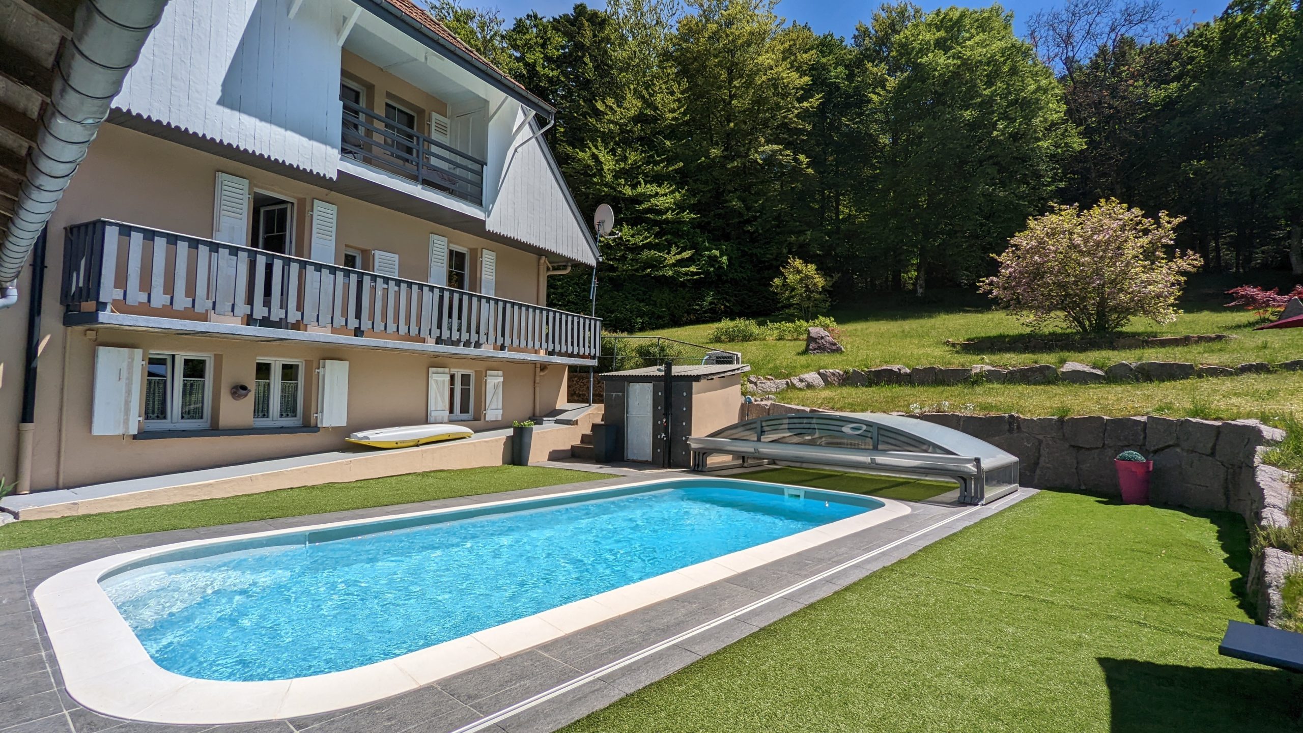 Vue Piscine Maison d'Hôtes Aux 2 LACS à Pierre-Percée